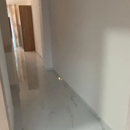 Twins House Pool 2 * Никити